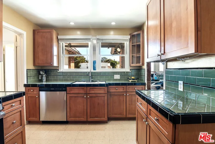 1138 S Citrus Avenue 8, Los Angeles, California 90019