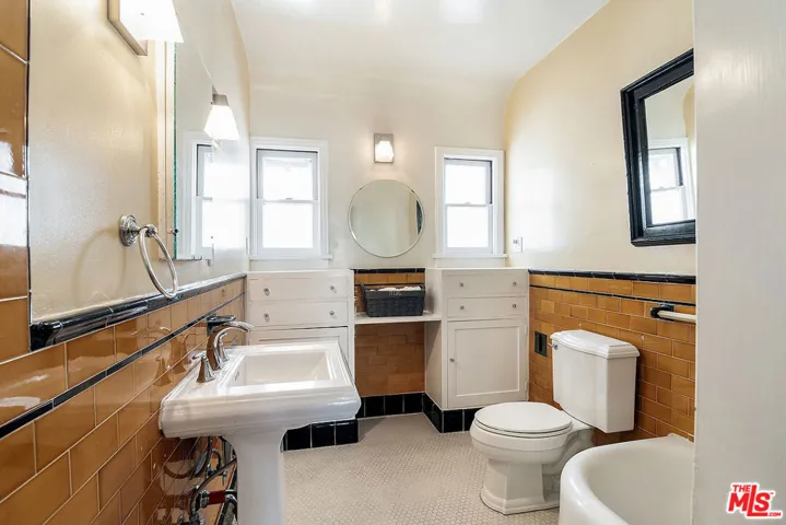 1138 S Citrus Avenue 8, Los Angeles, California 90019