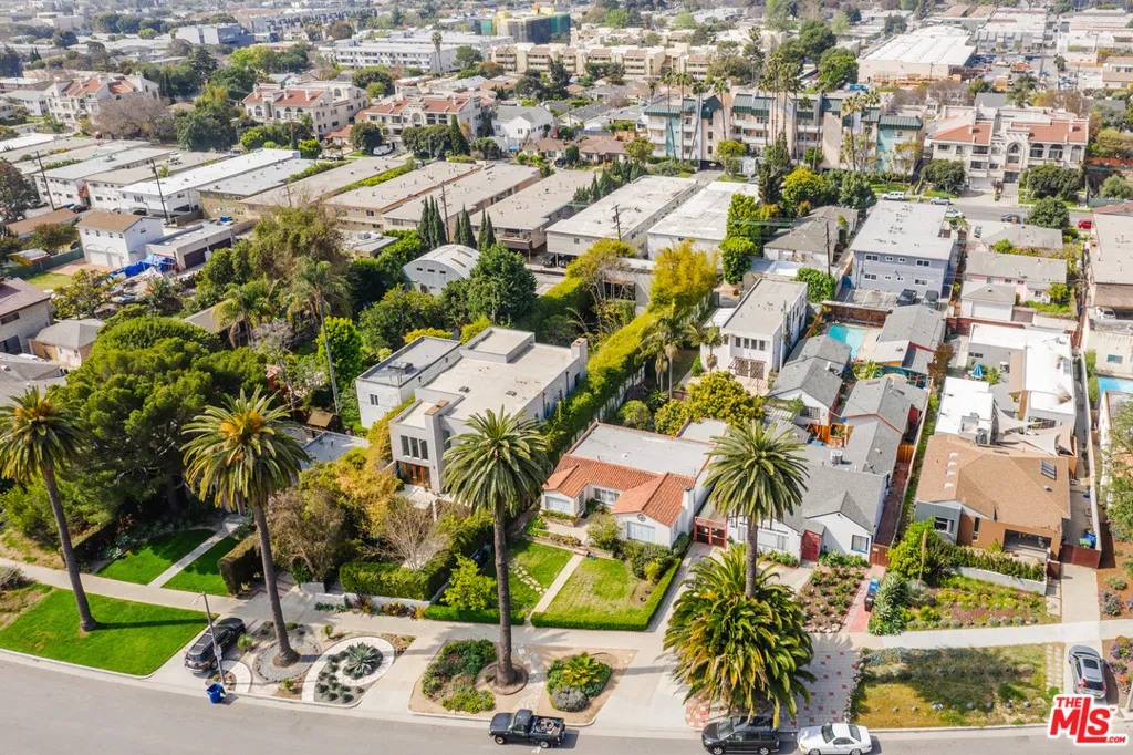 3875 Marcasel Avenue, Los Angeles, California 90066 home-pic-39