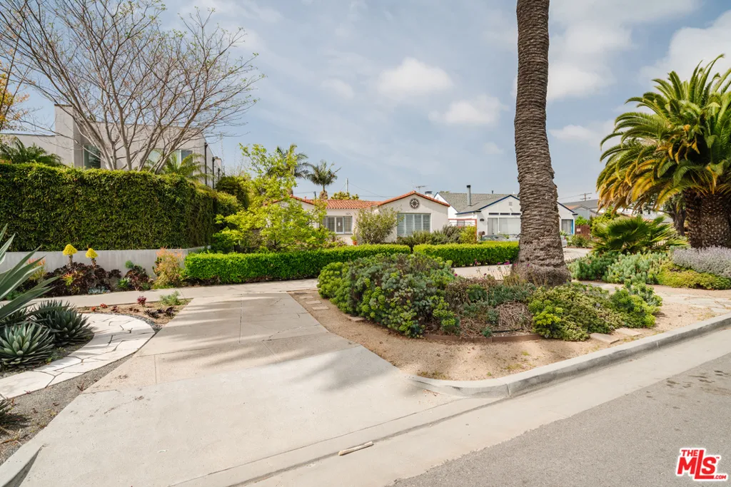 3875 Marcasel Avenue, Los Angeles, California 90066 home-pic-5