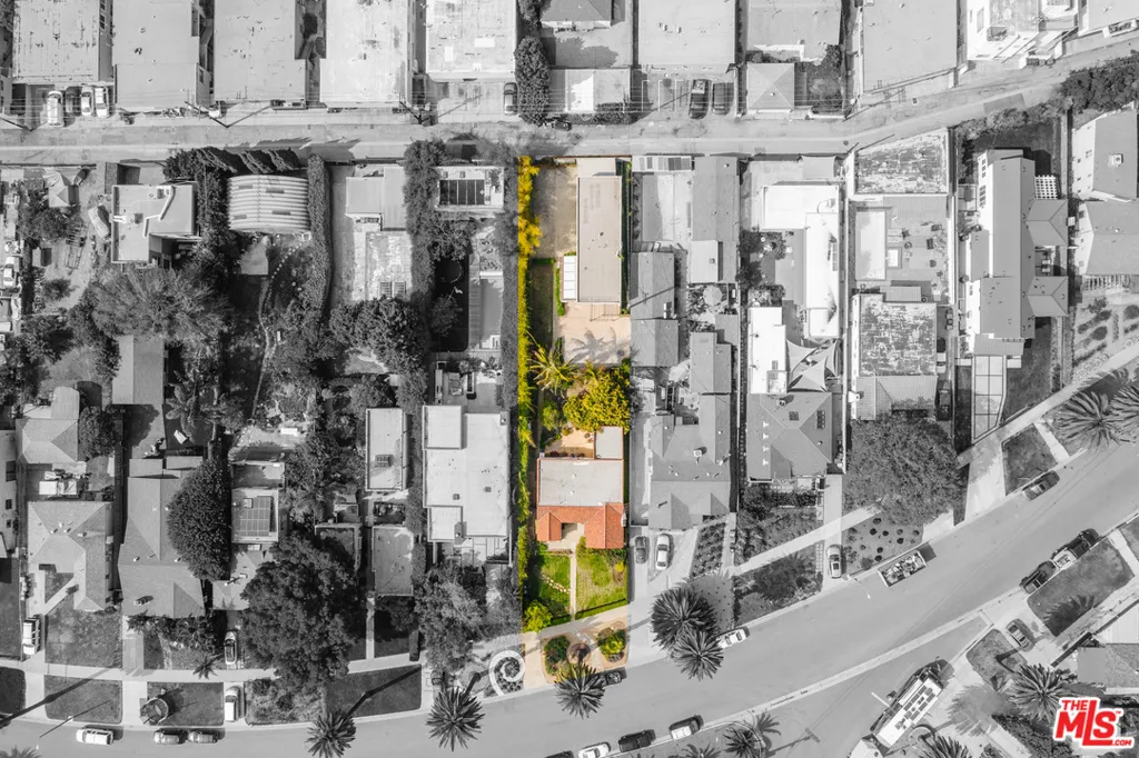 3875 Marcasel Avenue, Los Angeles, California 90066 home-pic-1