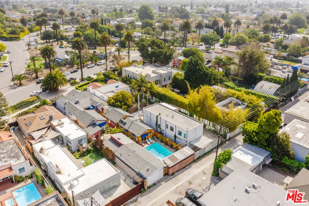 3875 Marcasel Avenue, Los Angeles, California 90066 home-pic-37