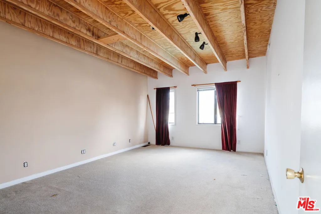 3875 Marcasel Avenue, Los Angeles, California 90066 home-pic-30