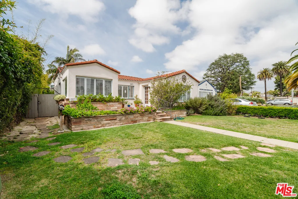 3875 Marcasel Avenue, Los Angeles, California 90066 home-pic-4