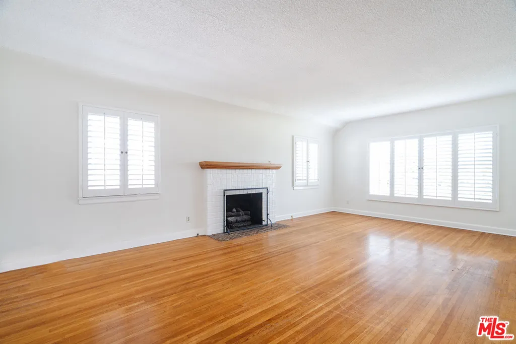 3875 Marcasel Avenue, Los Angeles, California 90066 home-pic-12