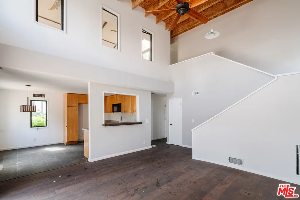 3875 Marcasel Avenue, Los Angeles, California 90066 home-pic-23