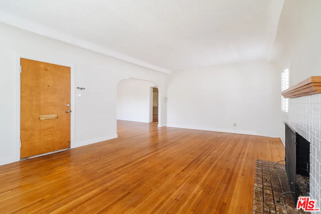 3875 Marcasel Avenue, Los Angeles, California 90066 home-pic-13