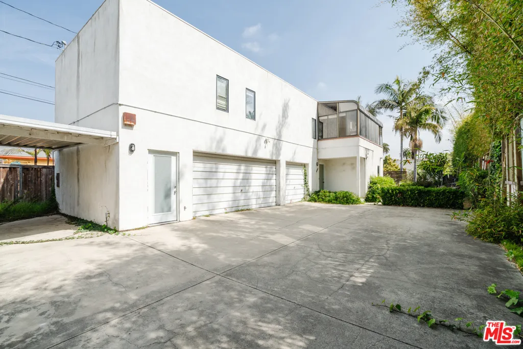 3875 Marcasel Avenue, Los Angeles, California 90066 home-pic-21