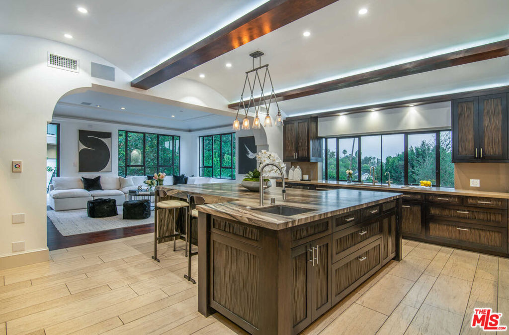 7801 Hillside Avenue, Los Angeles, California 90046 home-pic-7