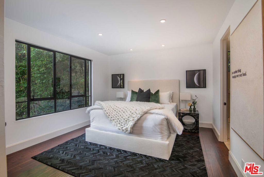7801 Hillside Avenue, Los Angeles, California 90046 home-pic-15