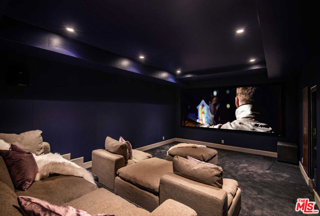 7801 Hillside Avenue, Los Angeles, California 90046 home-pic-16