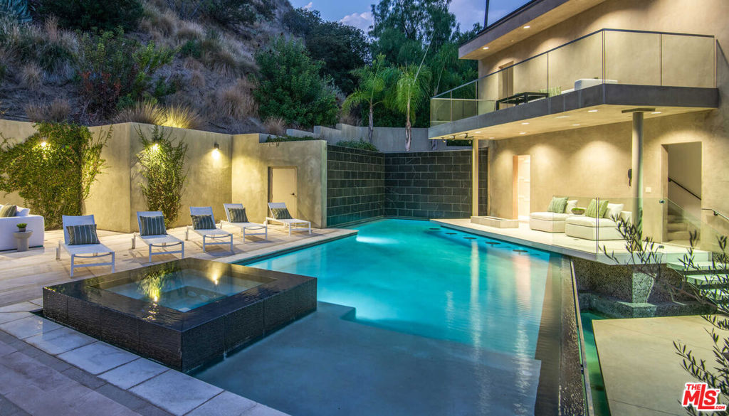 7801 Hillside Avenue, Los Angeles, California 90046 home-pic-18