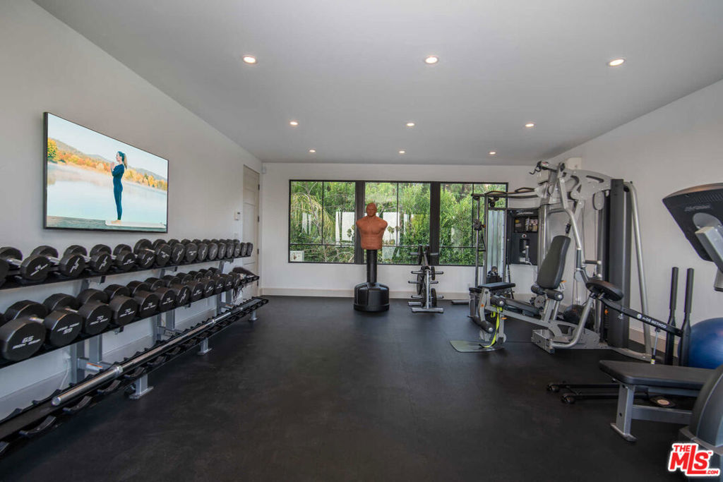 7801 Hillside Avenue, Los Angeles, California 90046 home-pic-17