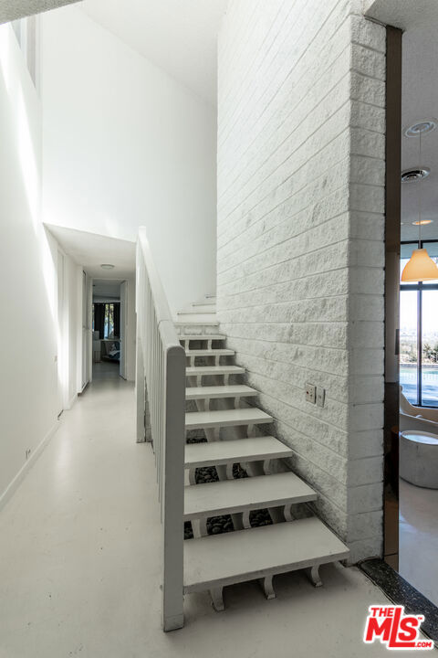 960 Stradella Road, Los Angeles, California 90077 home-pic-14