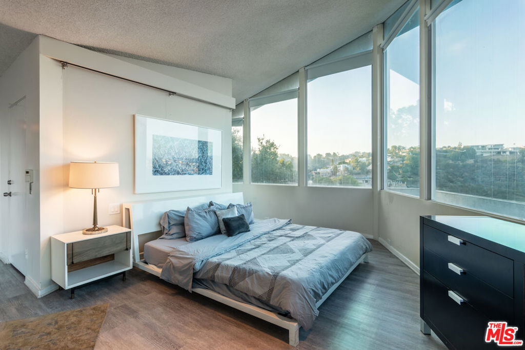 960 Stradella Road, Los Angeles, California 90077 home-pic-16