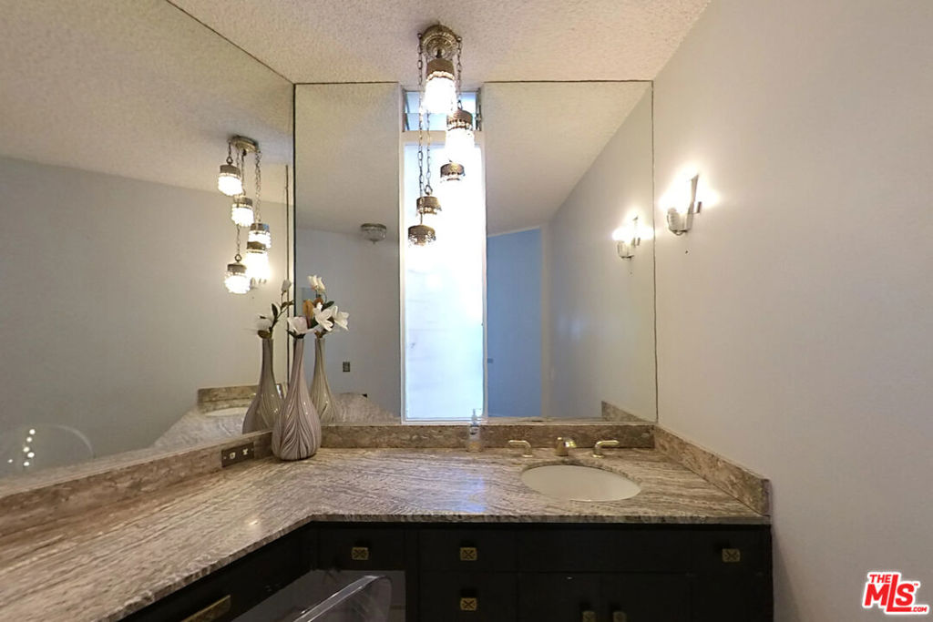 960 Stradella Road, Los Angeles, California 90077 home-pic-13