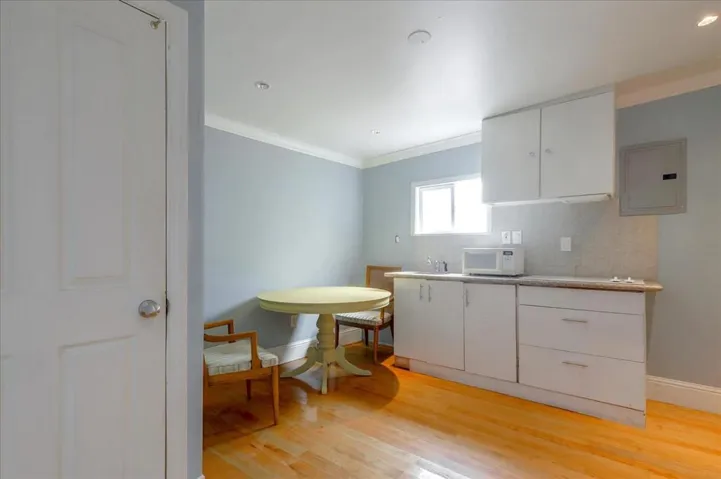 31 Northumberland Avenue, Redwood City, California 94063