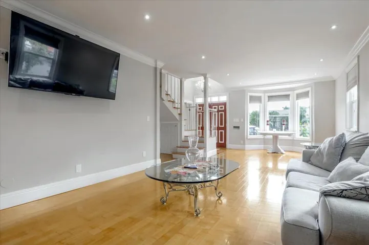 31 Northumberland Avenue, Redwood City, California 94063