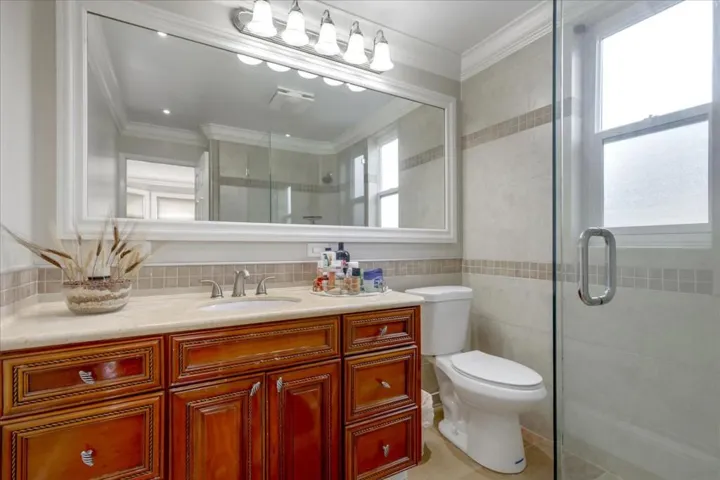 31 Northumberland Avenue, Redwood City, California 94063