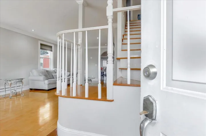 31 Northumberland Avenue, Redwood City, California 94063
