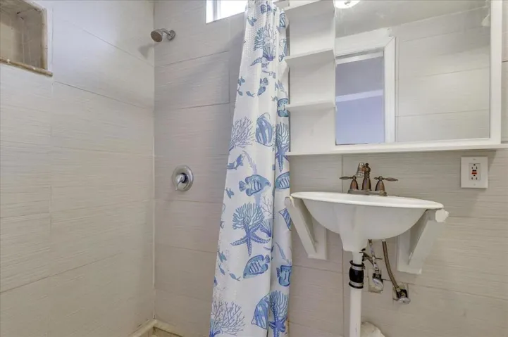 31 Northumberland Avenue, Redwood City, California 94063