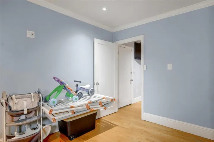 31 Northumberland Avenue, Redwood City, California 94063