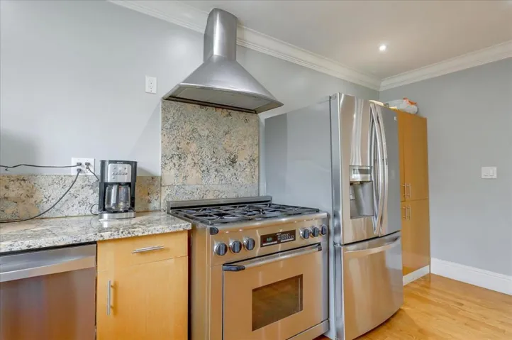 31 Northumberland Avenue, Redwood City, California 94063