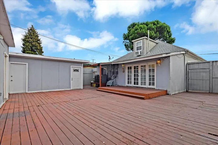 31 Northumberland Avenue, Redwood City, California 94063