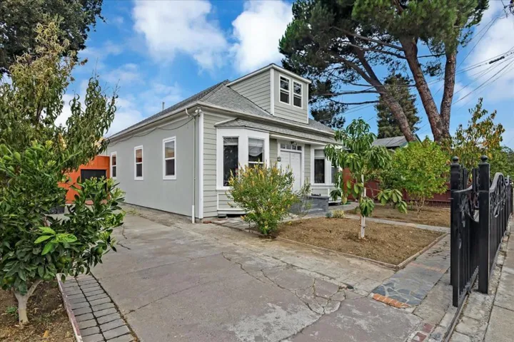 31 Northumberland Avenue, Redwood City, California 94063