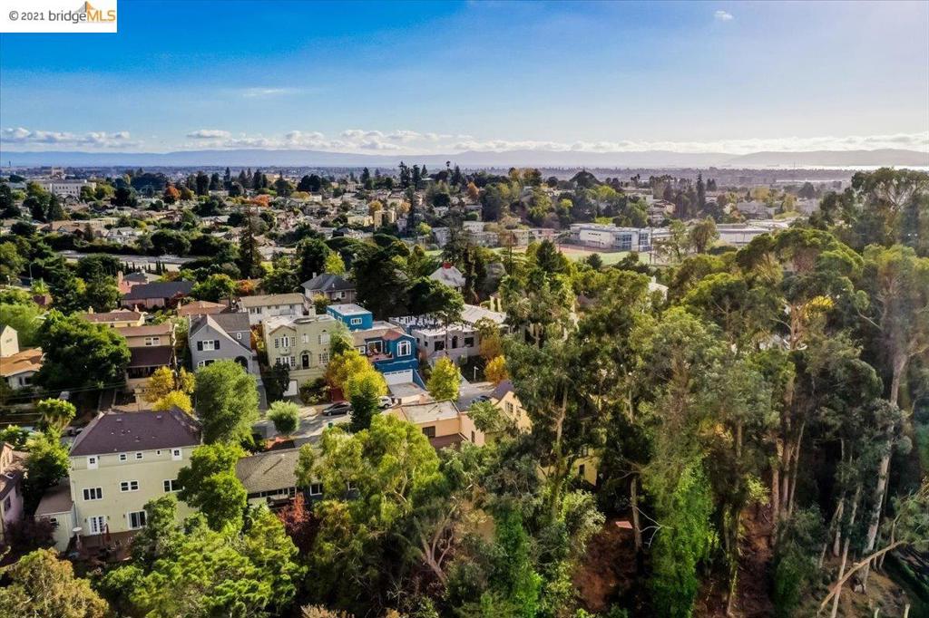 882 Alma Pl, Oakland, California 94610 home-pic-30