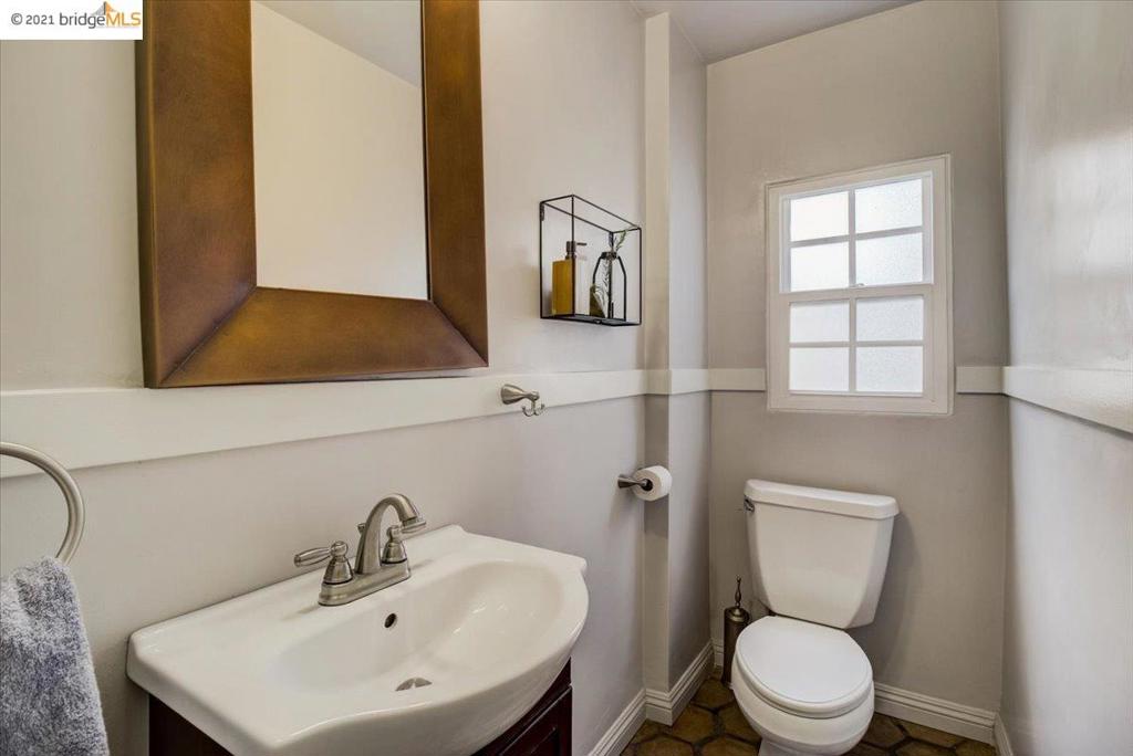 882 Alma Pl, Oakland, California 94610 home-pic-7