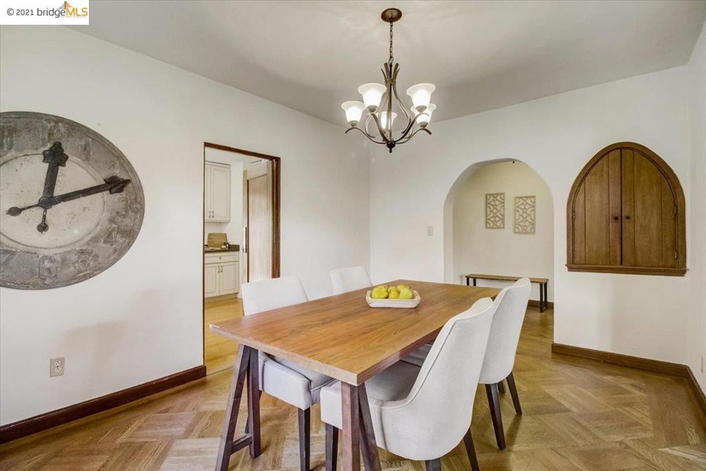 882 Alma Pl, Oakland, California 94610 home-pic-2