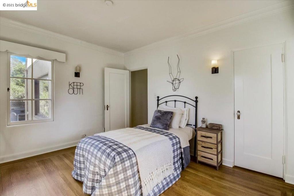 882 Alma Pl, Oakland, California 94610 home-pic-11