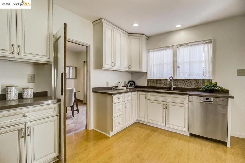 882 Alma Pl, Oakland, California 94610 home-pic-4