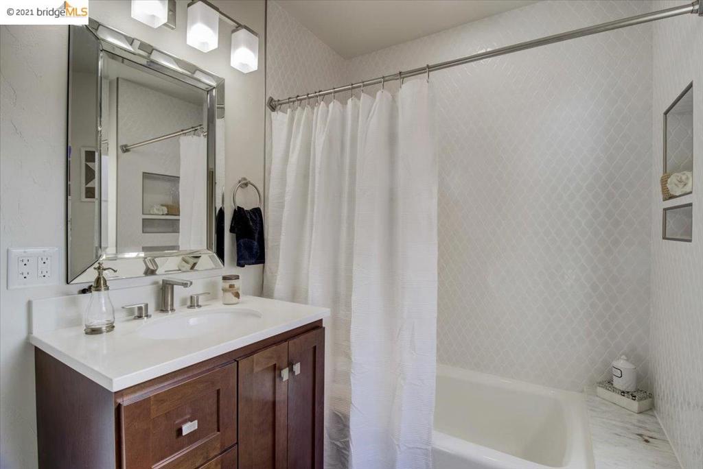 882 Alma Pl, Oakland, California 94610 home-pic-25