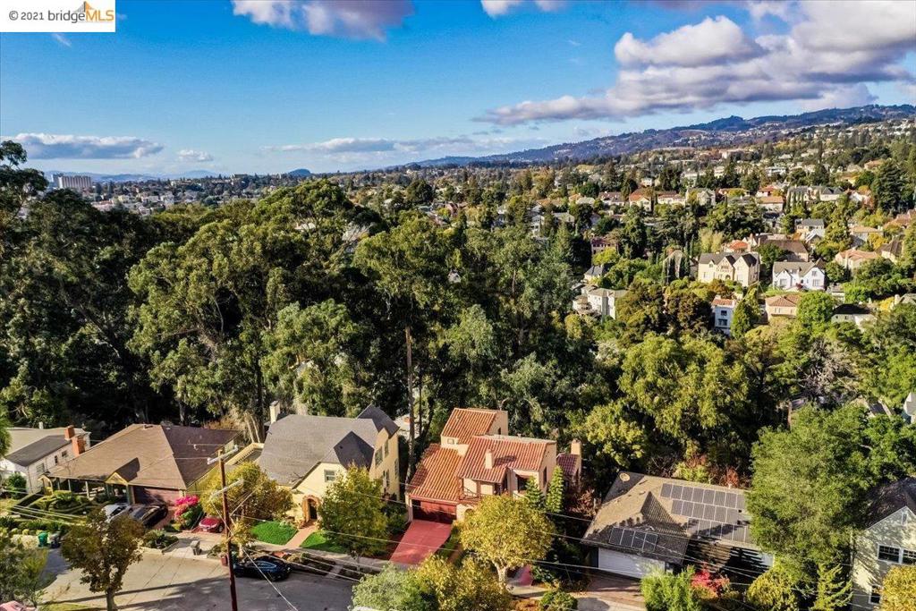 882 Alma Pl, Oakland, California 94610 home-pic-31