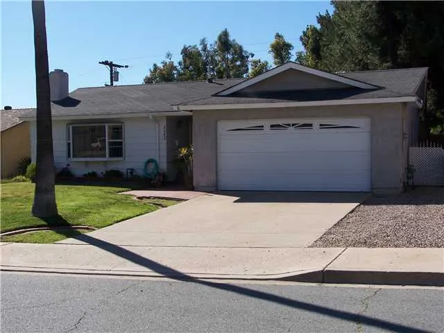 8046 Royal Gardens Place, El Cajon, California 92021