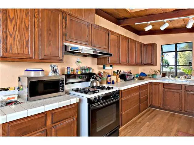 1212 Santa Fe Drive, Encinitas, California 92024