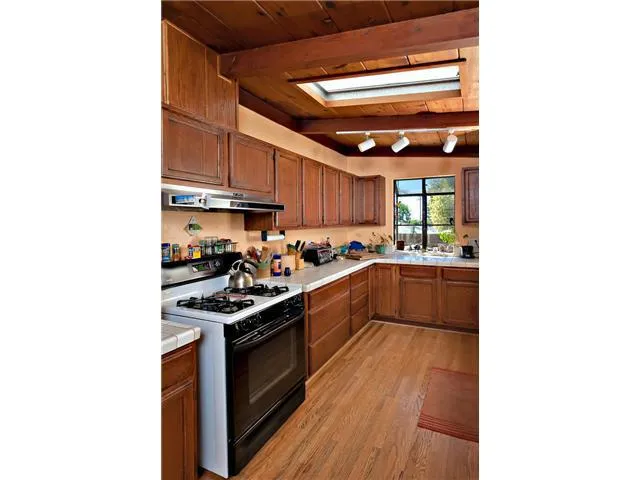 1212 Santa Fe Drive, Encinitas, California 92024