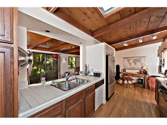 1212 Santa Fe Drive, Encinitas, California 92024
