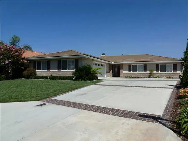 7601 Primavera Way, Carlsbad, California 92009