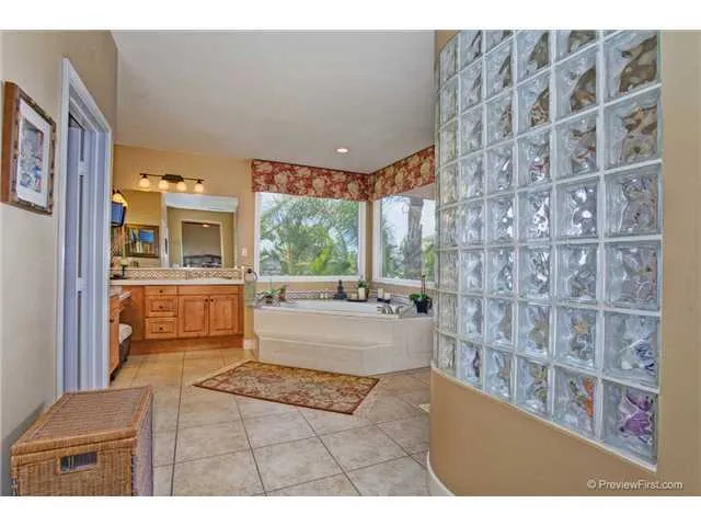 6245 Paseo Alta Rico, Carlsbad, California 92009