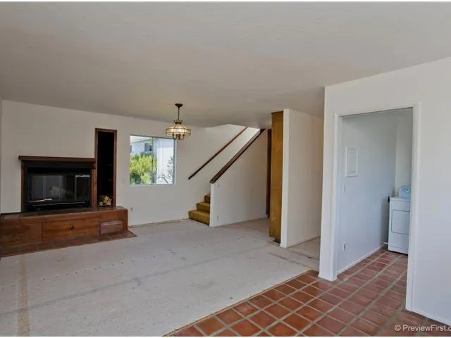 1166 Stratford Drive, Encinitas, California 92024