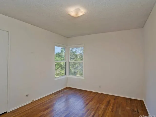 1166 Stratford Drive, Encinitas, California 92024
