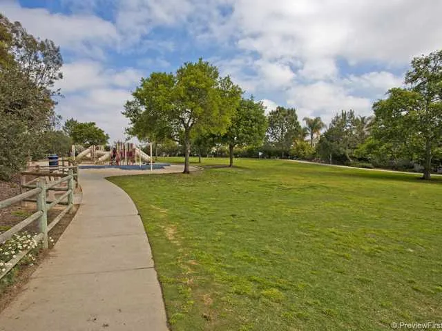 1166 Stratford Drive, Encinitas, California 92024