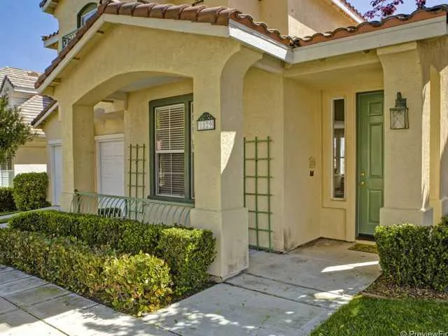 1129 Pacifica Place, Encinitas, California 92024