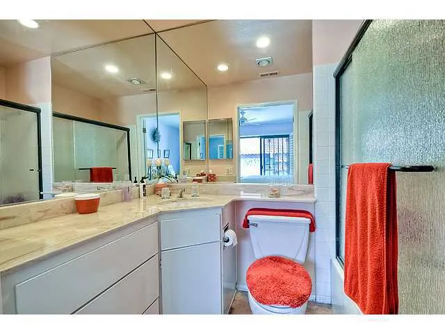 1939 Springdale Lane, Encinitas, California 92024