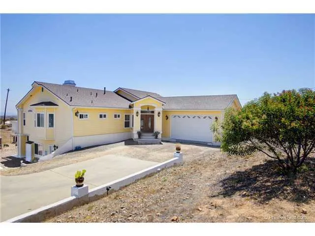 17012 Rio Maria Road, Lakeside, California 92040