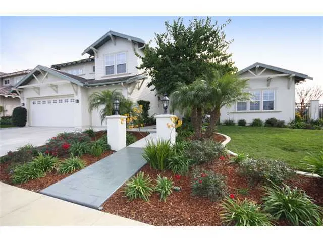 Beautiful Estates home on private cul-de-sac lot with panoramic views. Huge yard. Gorgeous landscaping.