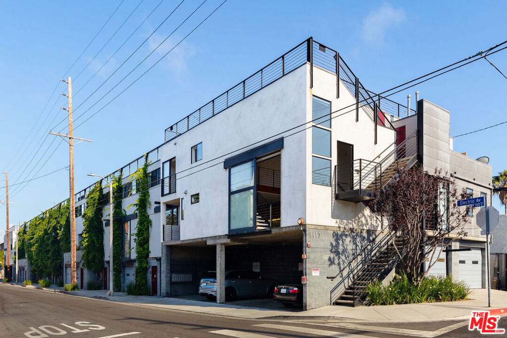 1113 Electric Avenue Unit 1, Venice, California 90291 home-pic-30